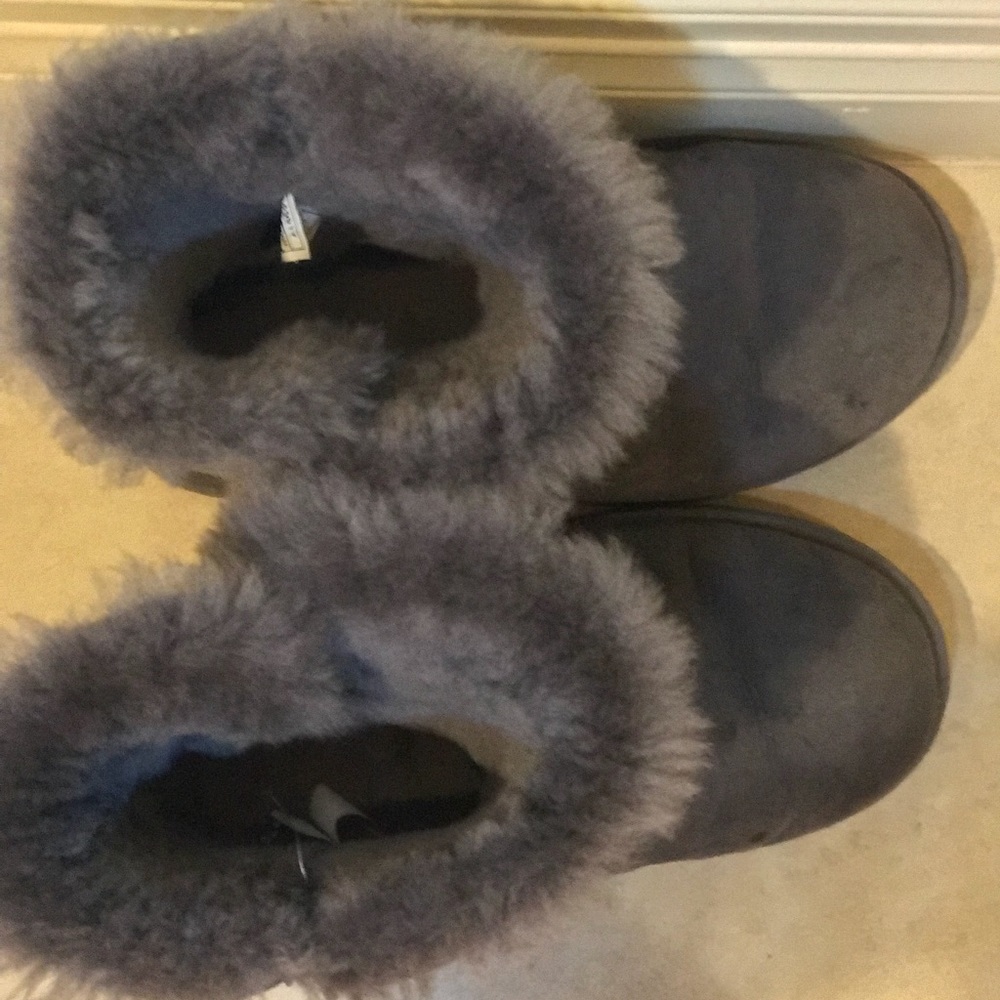 Grey uggs